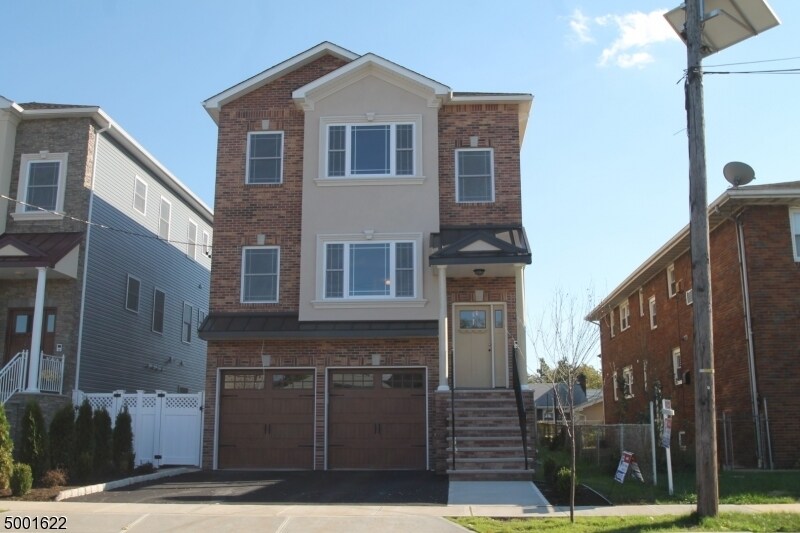 Primary Photo - 428 Niles St