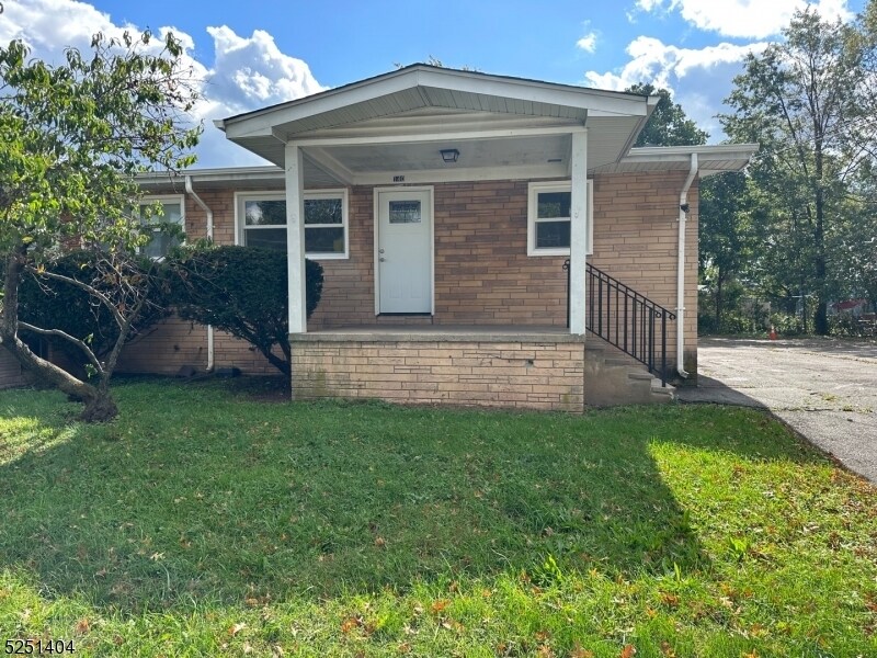 140 Ellen St, Franklin Township, NJ 08873 Room for Rent in Franklin