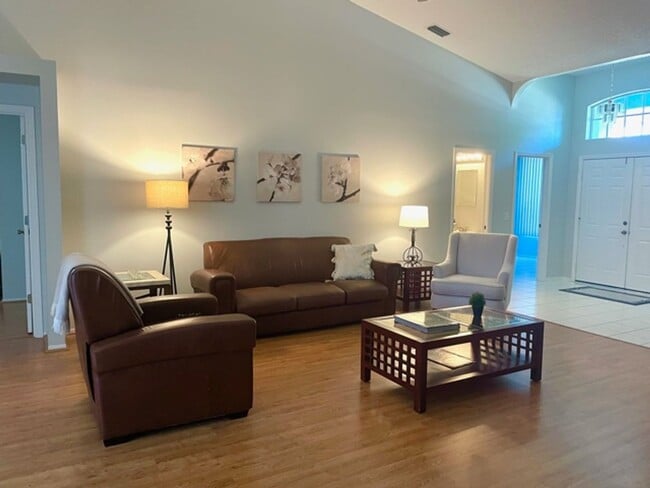 Building Photo - ANNUAL/FURNISHED HOME WITH LARGE LANAI - S...