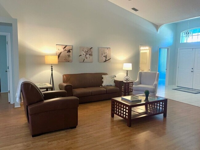 Foto del edificio - ANNUAL/FURNISHED HOME WITH LARGE LANAI - SOUTH SARASOTA