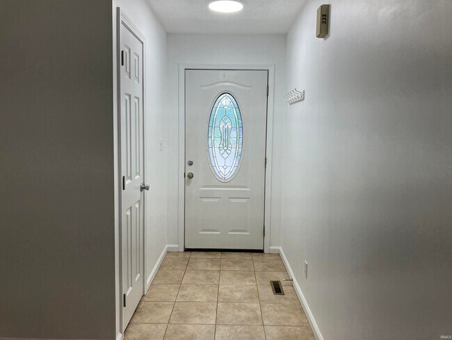 Building Photo - 7872 Sandalwood Dr