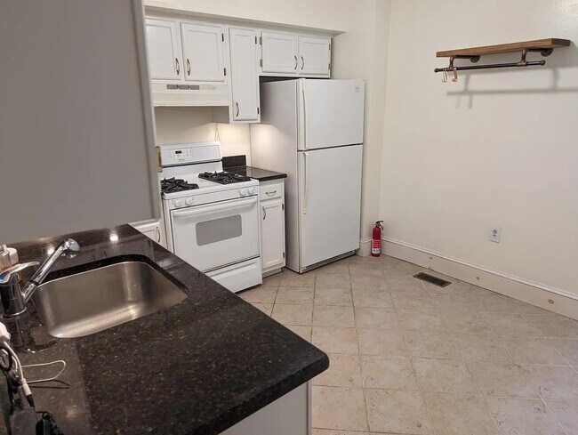 Foto del edificio - 725R27 Pemberton St