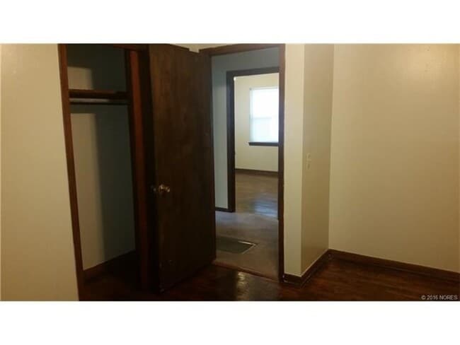 Building Photo - 1223 Roosevelt Ave