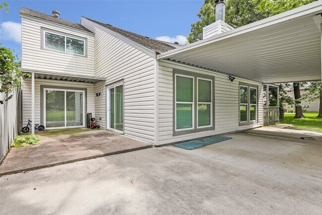 Foto del edificio - 1746 Cloister Dr