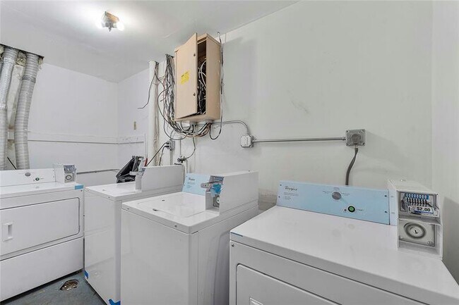Foto del edificio - 395 SW 15th St