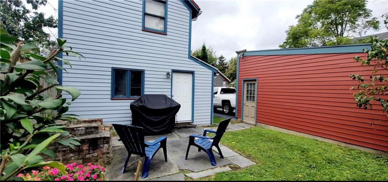 Foto principal - 98 S Washington St