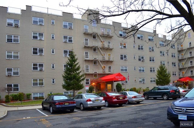 Primary Photo - 2205 N Central Rd