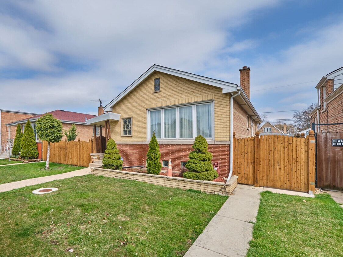 Primary Photo - 5321 S Kildare Ave