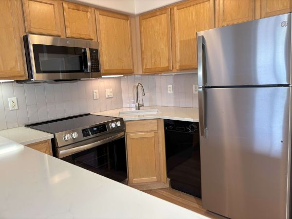 Kitchen - 1833 N Williams St