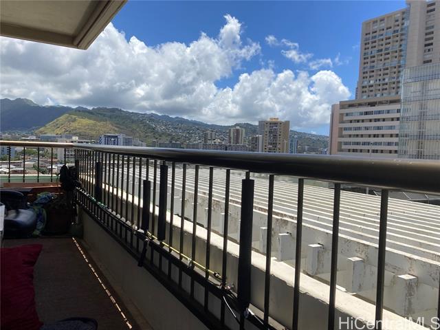 Building Photo - 2333 Kapiolani Blvd