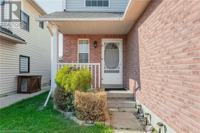 Building Photo - 242 Hilltop Dr