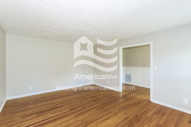 Foto del edificio - 3006 Eagle Dr