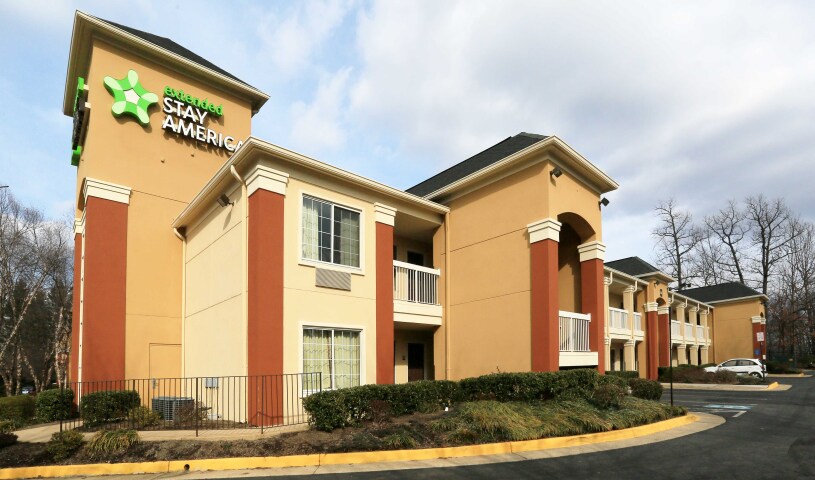 Furnished Studio - Fairfax