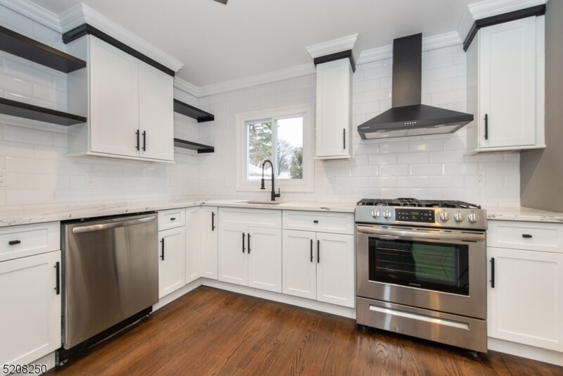 Foto principal - 229 Lakewood Dr