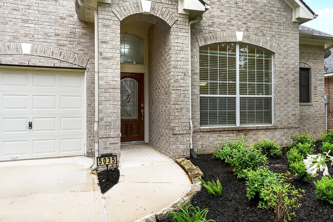 Building Photo - 5035 Logans Landing Ln