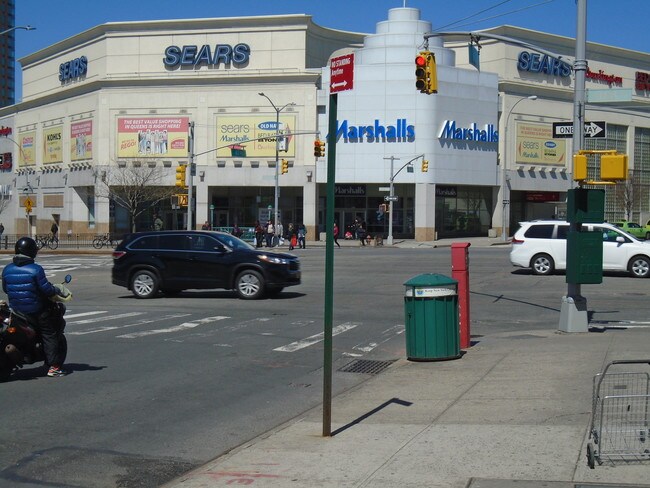 Building Photo - 64-54-54 Booth St