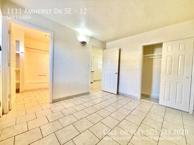Building Photo - 1111 Amherst Dr SE