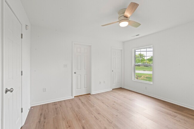 Building Photo - 39 Thea Ln