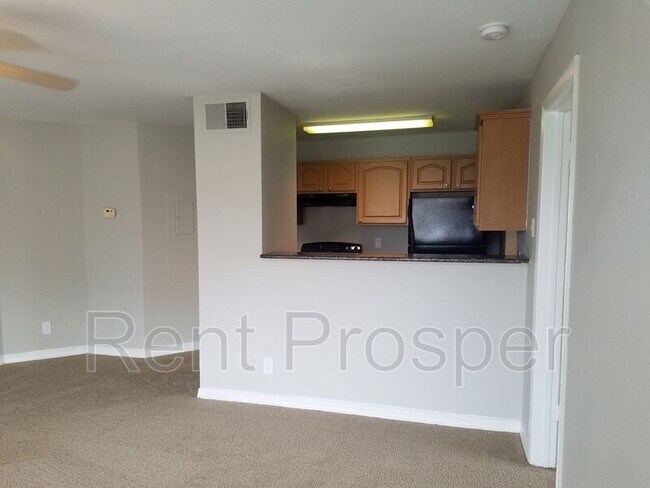Foto del edificio - 4764 Walden Cir