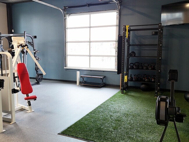 Foto del edificio - Galaxie High Rise Apartments