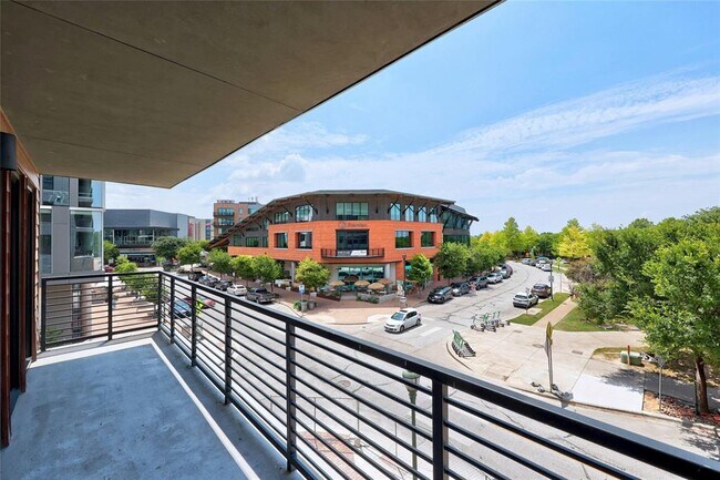 Building Photo - 1701 Simond Ave