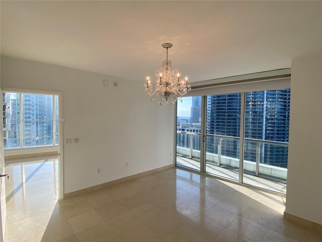 Foto del edificio - 475 Brickell Ave