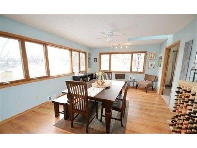 Foto del edificio - 3352 Xenwood Ave S