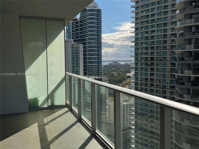 Foto del edificio - 1010 Brickell Ave