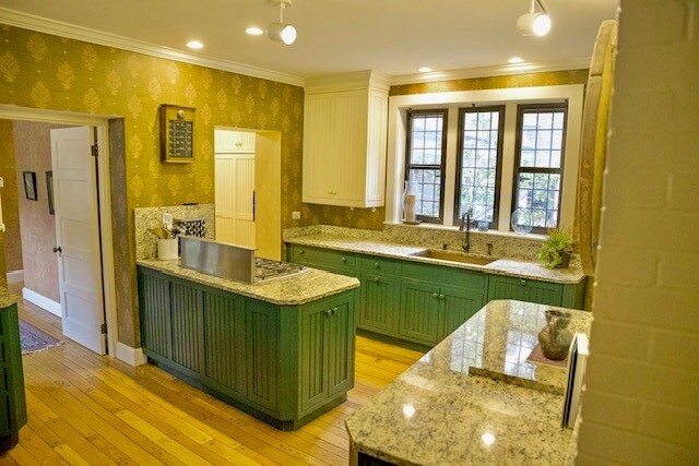 Building Photo - 402 Pulpit Rock Rd