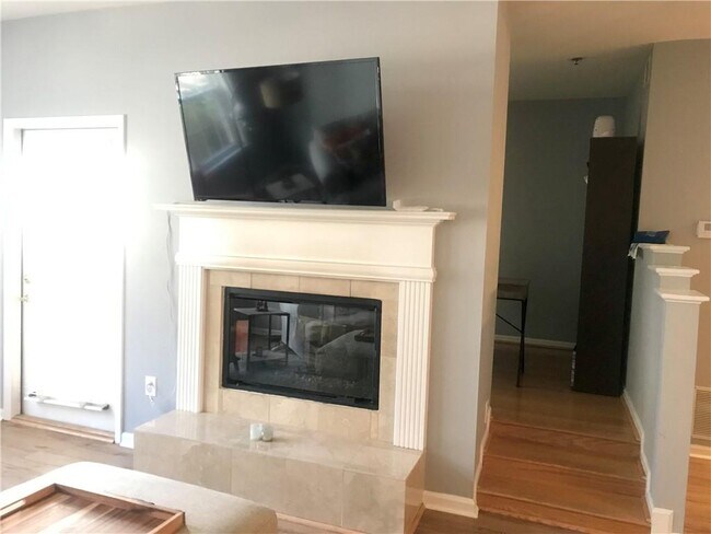 Foto del edificio - 220 Renaissance Pkwy NE