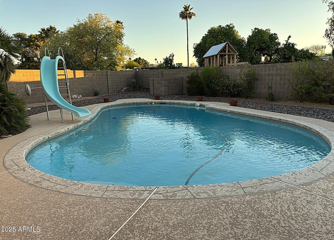 Primary Photo - 3625 E Garden Dr