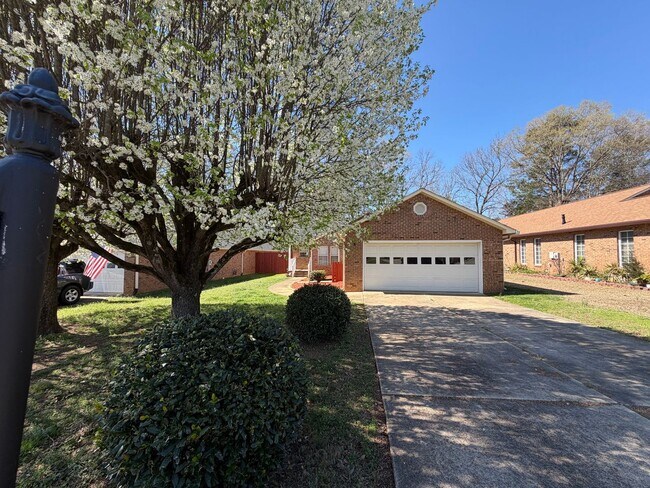 Building Photo - Exclusively Offered By Muse Realty Rentals, LLC