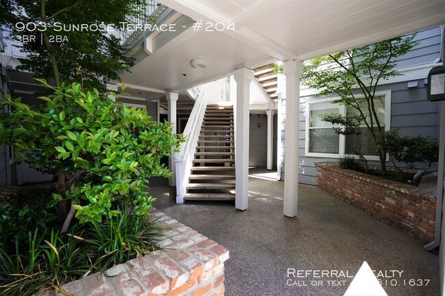 Foto del edificio - 903 Sunrose Terrace