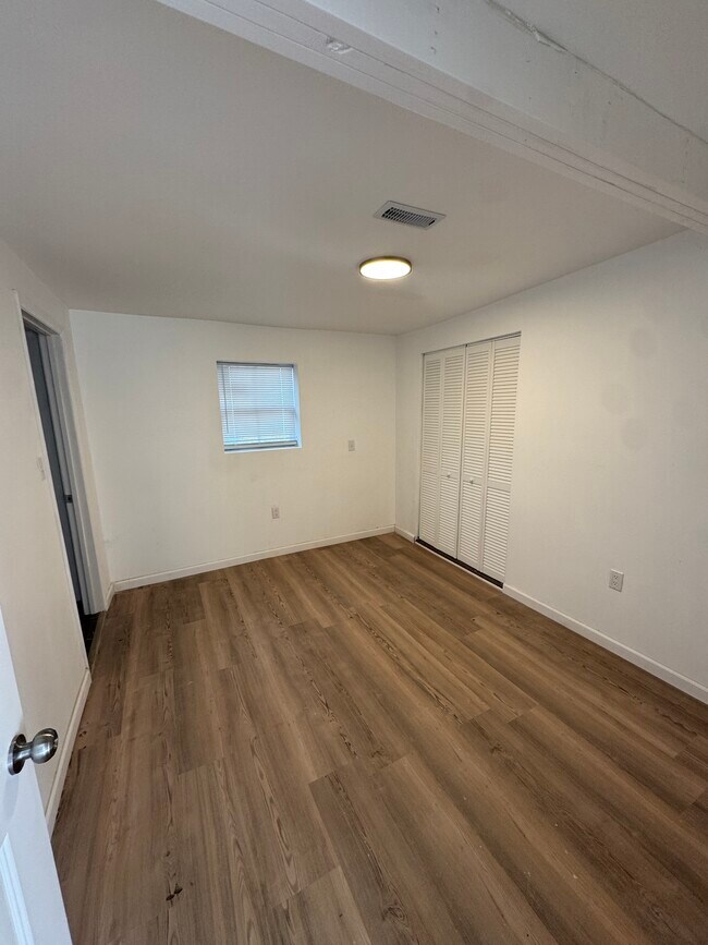 Foto del edificio - 839 S Jackson St