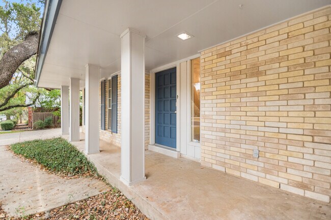 Foto del edificio - 8310 Watch Tower St