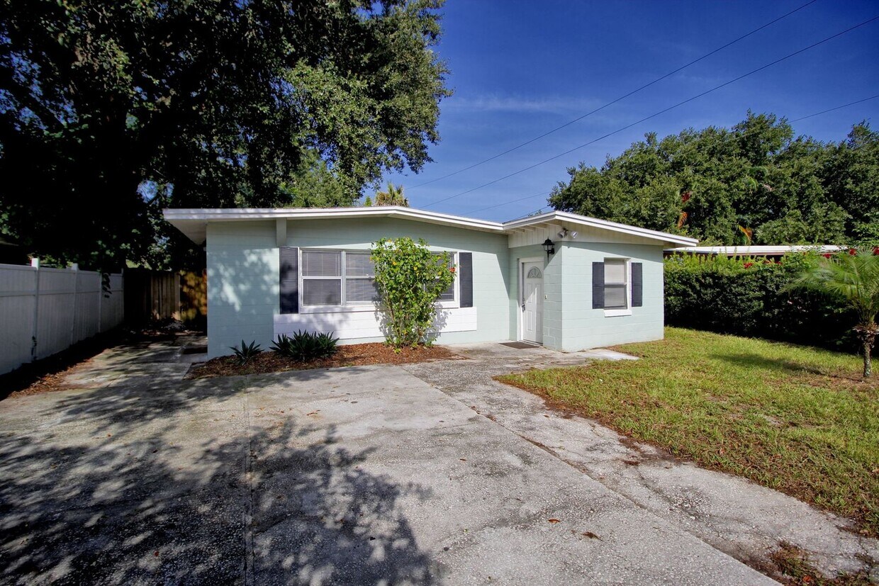 Primary Photo - 7608 Simms Ave