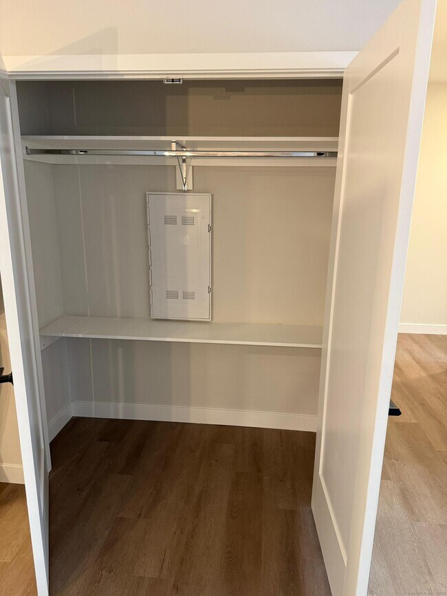 Building Photo - 467 West Ave