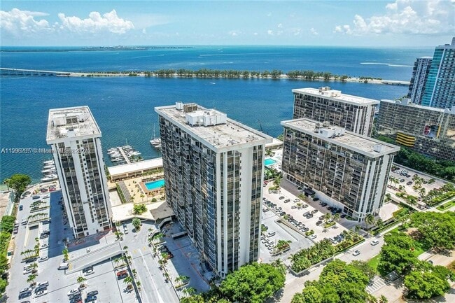 Building Photo - 1901 Brickell Ave