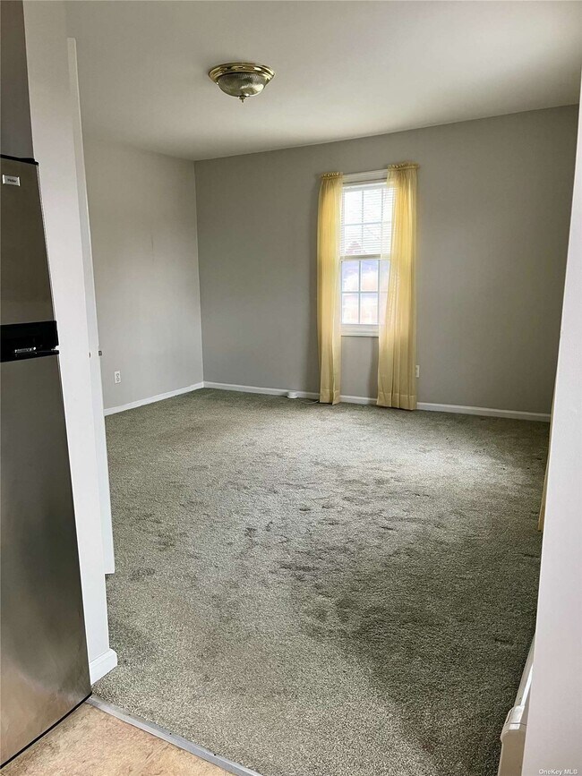 Foto del edificio - 5 Maplewood Rd