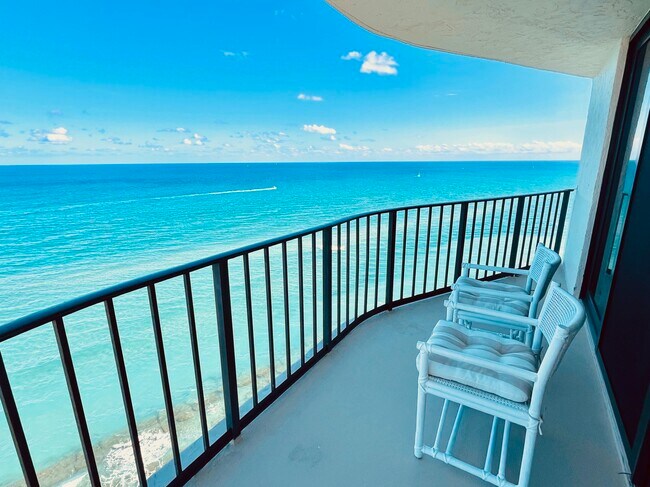 Foto del edificio - 5420 N Ocean Dr