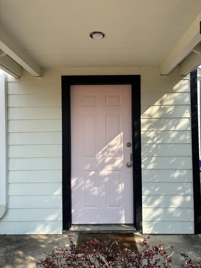 Building Photo - 3831 Duplex Ct SE