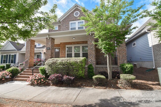 Building Photo - 4909 Providence Country Club Dr