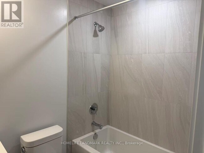 Photo du bâtiment - 5858 Yonge St