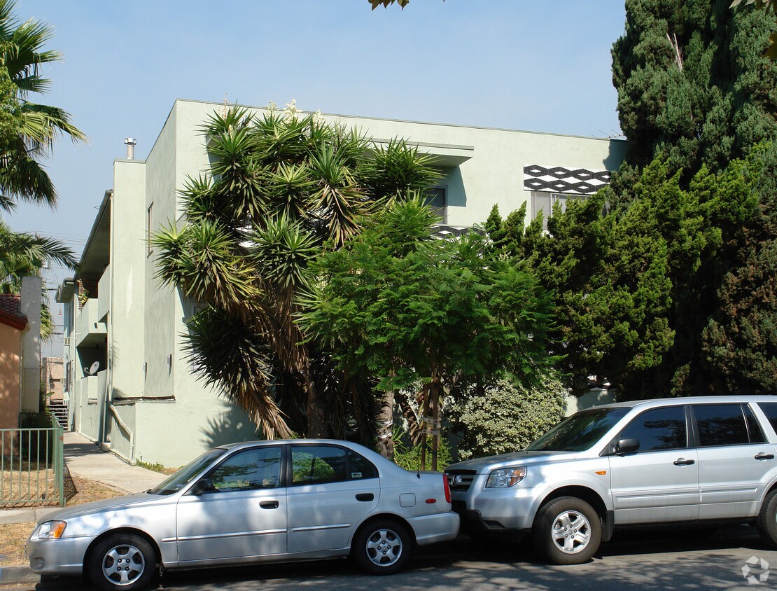Building Photo - 529 N Alfred St