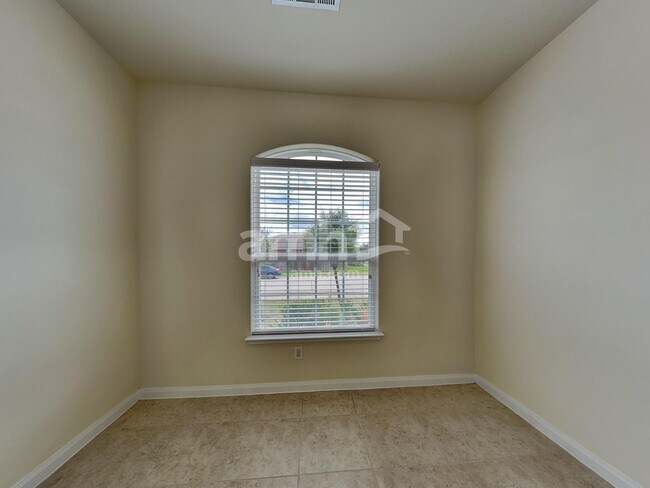 Foto del edificio - 1544 Park Trails Blvd