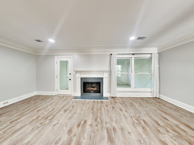 Foto del edificio - 325 Towergate Pl