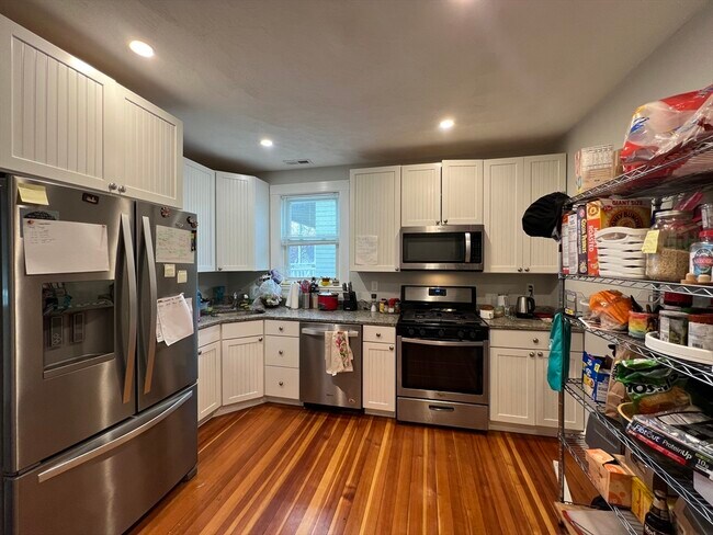 Building Photo - 303 Highland Ave