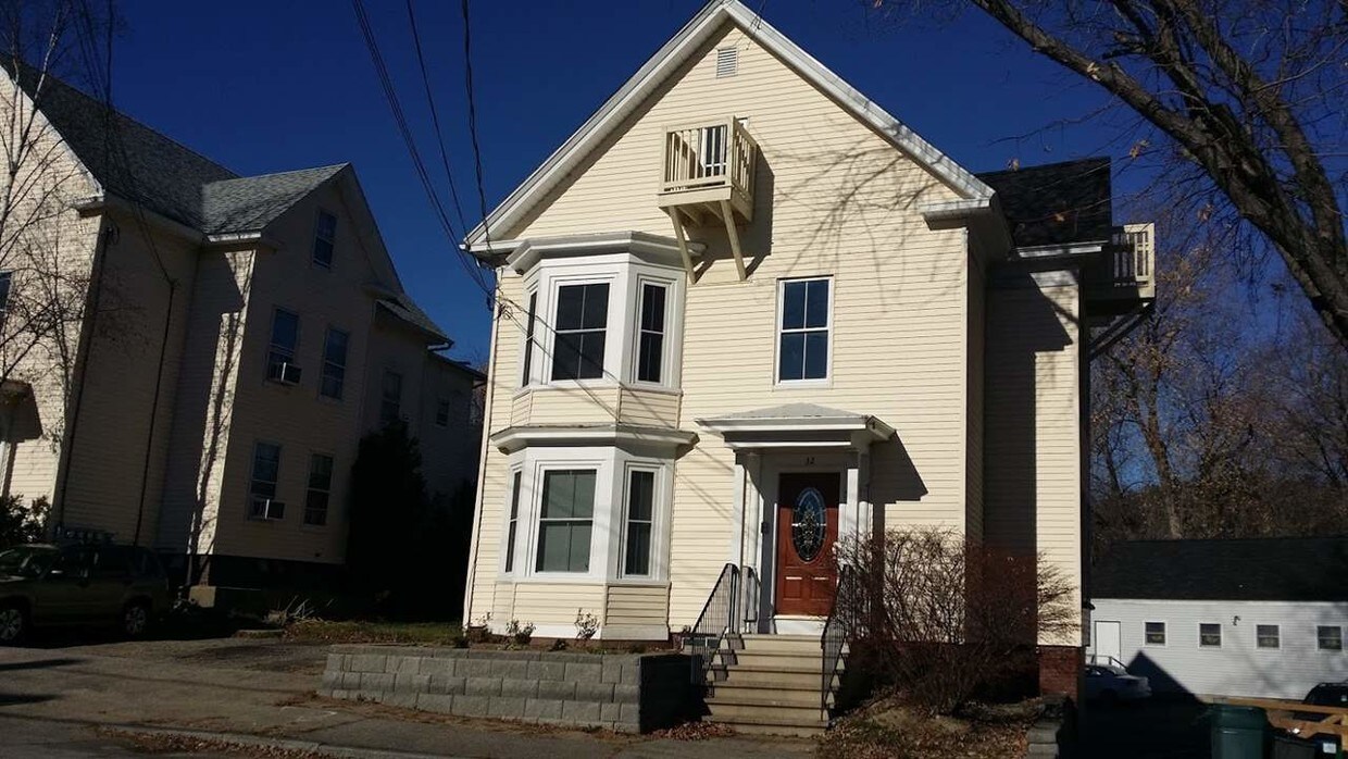 32 Ham St, Dover, NH 03820 Apartment for Rent in Dover, NH