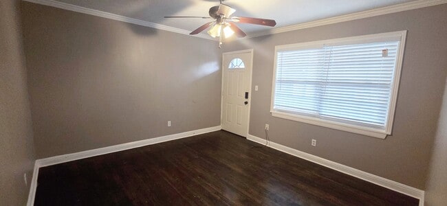 Building Photo - 21 Delmont Dr NE