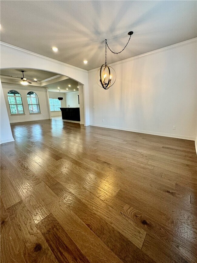 Foto del edificio - 1300 Hickory St